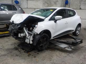Démontage voiture Renault Clio Clio IV (5R) Hatchback 5-drs 1.5 Energy dCi 90 FAP (K9K-628(K9K-E6)) [=
66kW]  (11-2012/08-2021) 2018