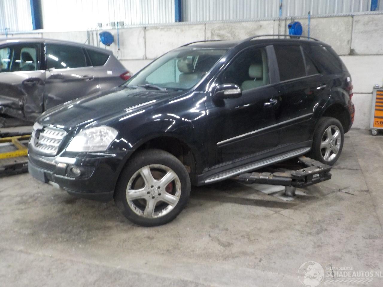 Mercedes ML ML II (164/4JG) SUV 4.0 ML-420 CDI 4-Matic V8 32V (OM629.912) [225kW] =
 (02-2006/09-2009)
