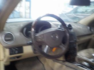 Mercedes ML ML II (164/4JG) SUV 4.0 ML-420 CDI 4-Matic V8 32V (OM629.912) [225kW] =
 (02-2006/09-2009) picture 5