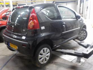 Peugeot 107 107 Hatchback 1.0 12V (384F(1KR)) [50kW]  (06-2005/05-2014) picture 3