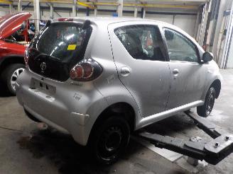 Toyota Aygo Aygo (B10) Hatchback 1.0 12V VVT-i (1KR-FE) [50kW]  (07-2005/05-2014) picture 3