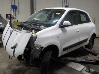 Coche siniestrado Renault Twingo Twingo III (AH) Hatchback 5-drs 0.9 Energy TCE 90 12V (H4B-401(H4B-C4)=
) [66kW]  (09-2014/...) 2016