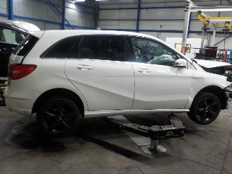 Mercedes B-klasse B (W246,242) Hatchback 1.8 B-180 CDI BlueEFFICIENCY 16V (OM651.901) [8=
0kW]  (11-2011/...) picture 3