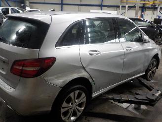 Mercedes B-klasse B (W246) Hatchback 1.5 B-180 CDI 16V (OM607.951) [80kW]  (02-2013/...)= picture 3