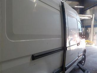 Nissan Interstar Interstar (X70) Van 2.5 dCi 16V 100 (G9U-650) [74kW]  (04-2006/03-2010=
) picture 3