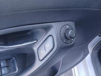 Volkswagen Polo Polo V (6R) Hatchback 1.2 TDI 12V BlueMotion (CFWA(Euro 5)) [55kW]  (1=
0-2009/05-2014) picture 11