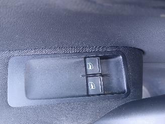 Volkswagen Polo Polo V (6R) Hatchback 1.2 TDI 12V BlueMotion (CFWA(Euro 5)) [55kW]  (1=
0-2009/05-2014) picture 10