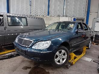 Coche siniestrado Mercedes S-klasse S (W220) Sedan 3.2 S-320 18V (M112.944) [165kW]  (10-1998/08-2005) 2000/12