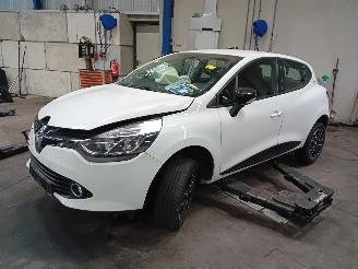 Coche siniestrado Renault Clio Clio IV (5R) Hatchback 5-drs 0.9 Energy TCE 90 12V (H4B-400(H4B-A4)) [=
66kW]  (11-2012/08-2021) 2013