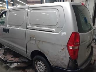 Hyundai H-300 H-300 Van 2.5 CRDi (D4CB) [85kW]  (01-2009/...) picture 4