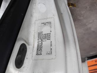 Peugeot 107 107 Hatchback 1.0 12V (384F(1KR)) [50kW]  (06-2005/05-2014) picture 7