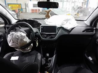 Peugeot 208 208 I (CA/CC/CK/CL) Hatchback 1.2 Vti 12V PureTech 82 (EB2F(HMZ)) [60k=
W]  (03-2012/12-2019) picture 5