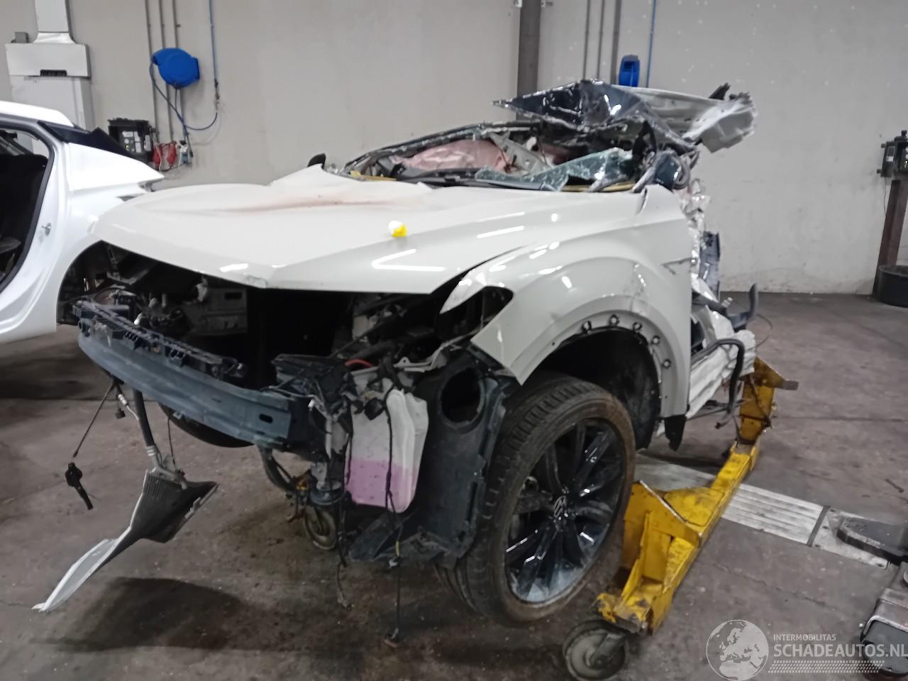 Volkswagen T-Roc T-Roc SUV 1.5 TSI Evo BMT 16V (DXDB) [110kW]  (11-2017/...)