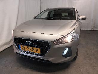 krockskadad bil auto Hyundai I-30 i30 Wagon (PDEF5) Combi 1.0 T-GDI 12V (G3LC) [88kW]  (03-2017/...) 2018/2