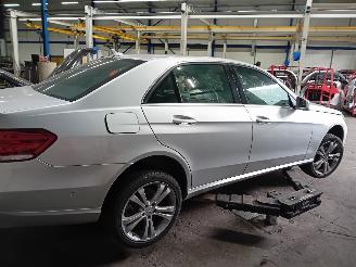 Mercedes E-klasse E (W212) Sedan E-200 CDI 16V BlueEfficiency (OM651.925) [100kW]  (01-2=
009/...) picture 3