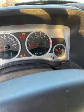 Jeep Patriot Patriot (MK74) SUV 2.4 16V 4x4 (ERZ) [125kW]  (01-2008/12-2017) picture 2