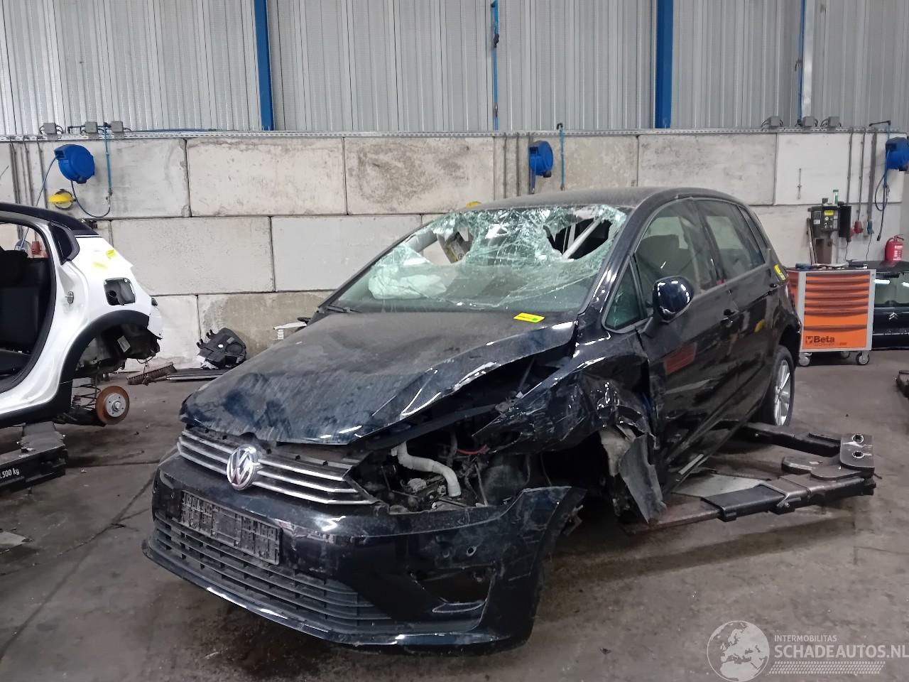 Volkswagen Golf Golf Sportsvan (AUVS) MPV 1.0 TSI 12V BlueMotion Technology (CHZD) [85=
kW]  (05-2015/12-2021)