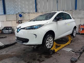Vrakbiler auto Renault Zoé Zoé (AG) Hatchback 5-drs 46kW (5AQ-601) [46kW]  (06-2012/...) 2015
