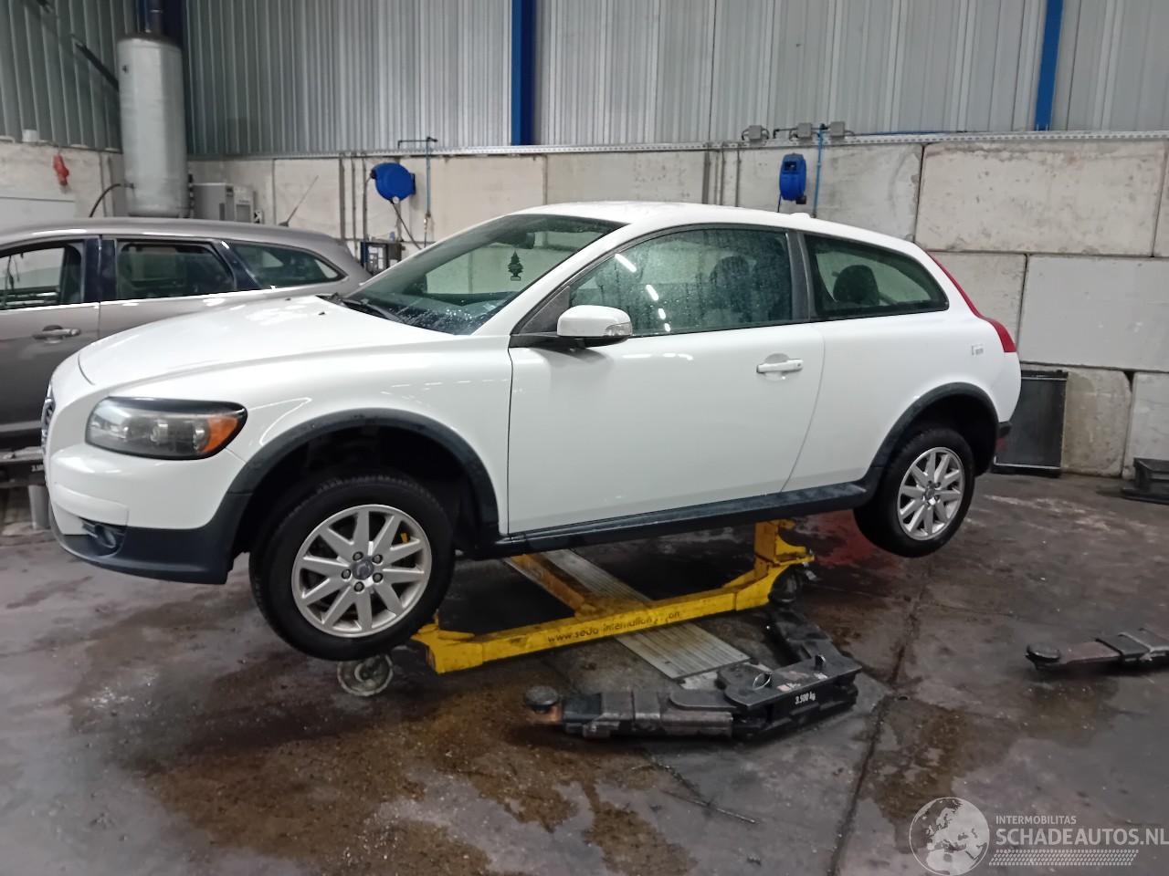 Volvo C-30 C30 (EK/MK) Hatchback 3-drs 1.6 16V (B4164S3) [74kW]  (10-2006/12-2012=
)