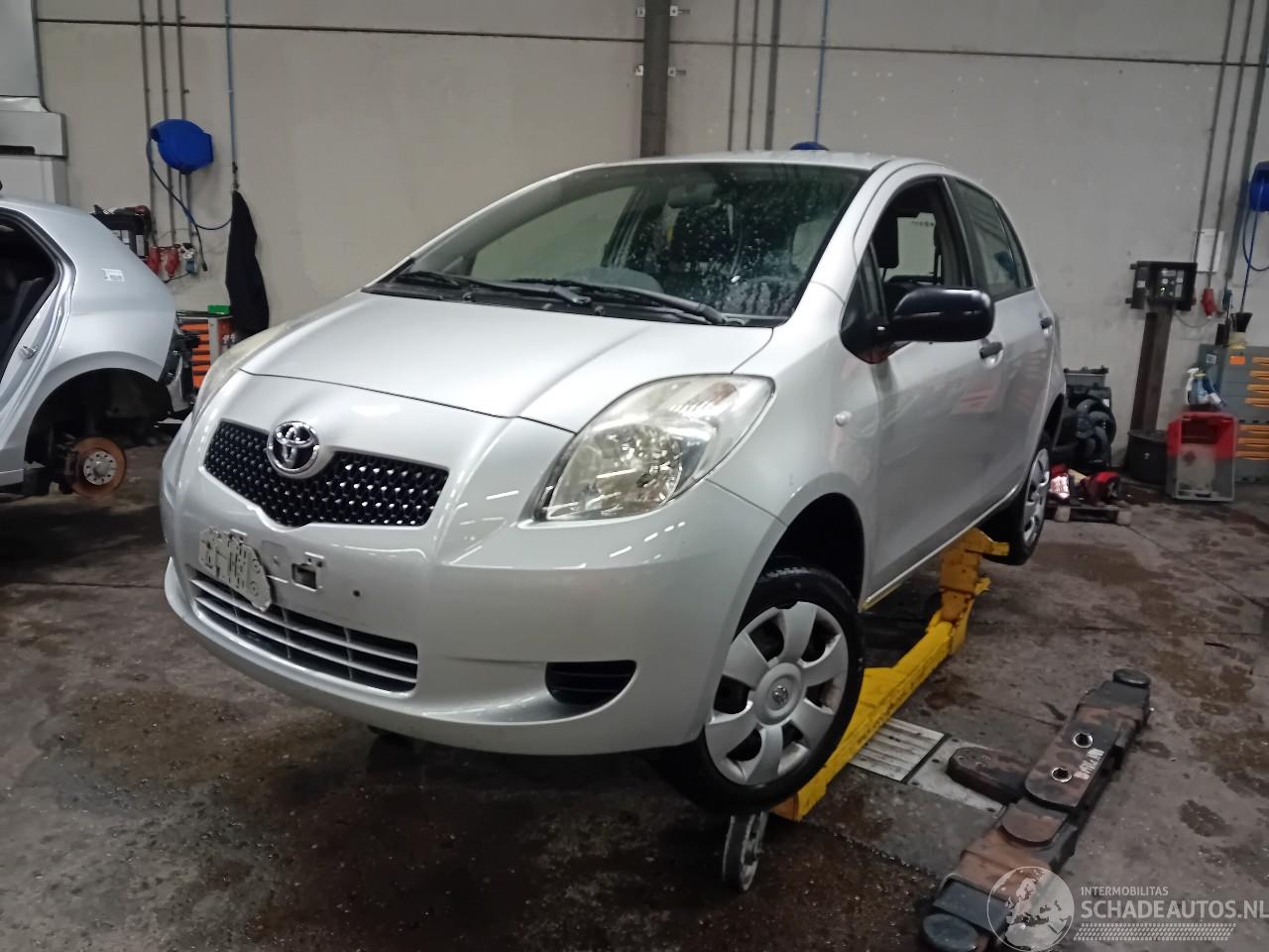 Toyota Yaris Yaris II (P9) Hatchback 1.3 16V VVT-i (2SZFE) [64kW]  (08-2005/11-2010=
)