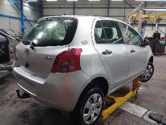 Toyota Yaris Yaris II (P9) Hatchback 1.3 16V VVT-i (2SZFE) [64kW]  (08-2005/11-2010=
) picture 3