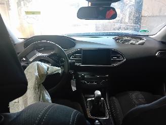 Peugeot 308 308 SW (L4/L9/LC/LJ/LR) Combi 5-drs 1.6 BlueHDi 120 (DV6FC(BHZ)) [88kW=
]  (03-2014/12-2021) picture 5