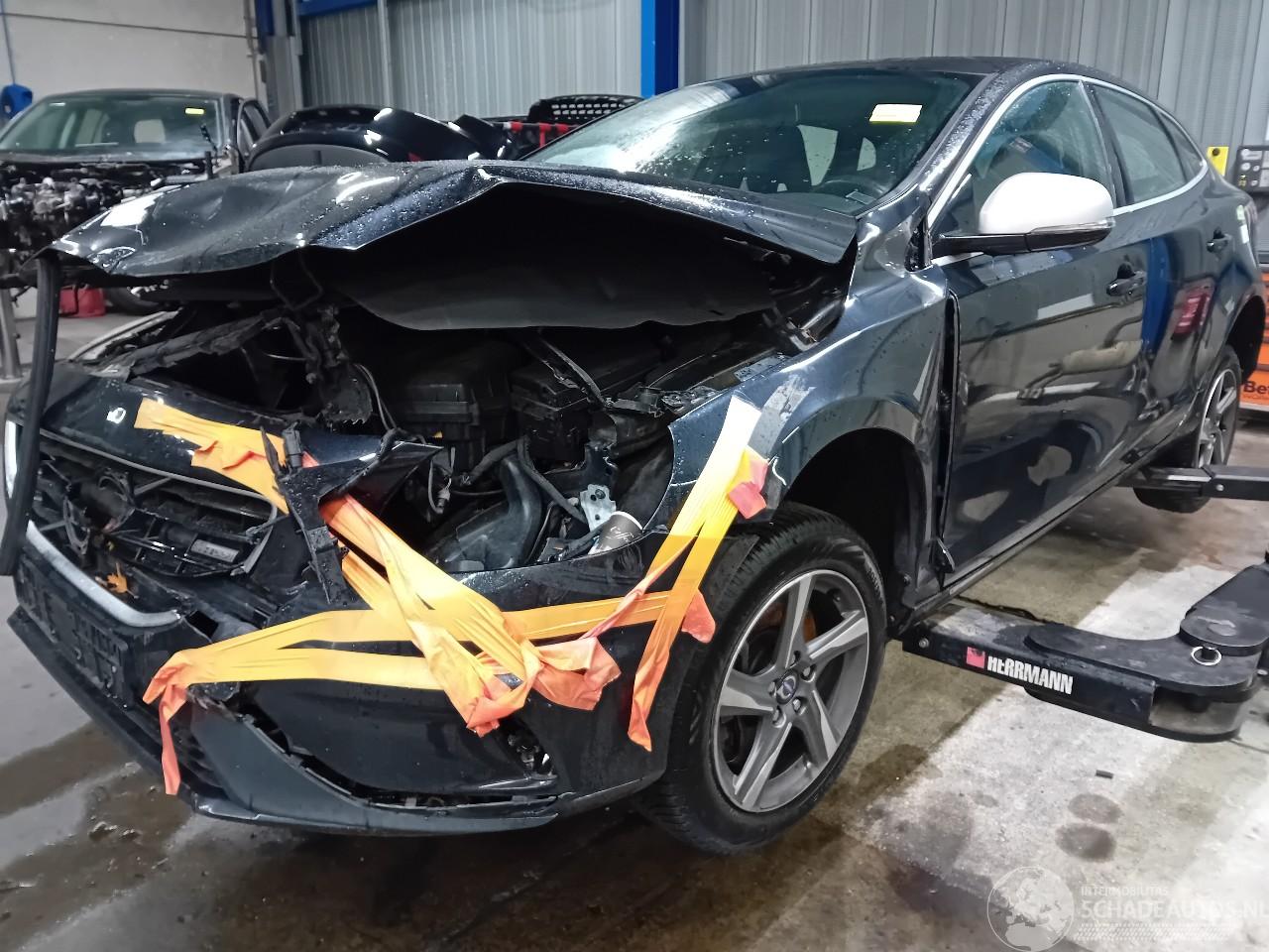 Volvo V-40 V40 (MV) Hatchback 5-drs 2.0 D4 16V (D4204T14) [140kW]  (05-2014/08-20=
19)