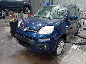 Coche siniestrado Fiat Panda Panda/Pandina (312) Hatchback 0.9 TwinAir Turbo 85 (312.A.2000) [63kW]=
  (02-2012/...) 2013