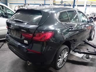 BMW 1-serie 1 serie (F40) Hatchback 120i 2.0 TwinPower 16V (B48-A20A) [131kW]  (11=
-2020/...) picture 3