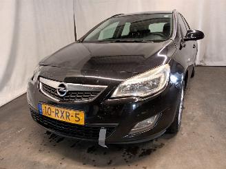 Avarii autoturisme Opel Astra Astra J Sports Tourer (PD8/PE8/PF8) Combi 1.4 16V ecoFLEX (A14XER(Euro=
 5)) [74kW]  (10-2010/10-2015) 2011/8