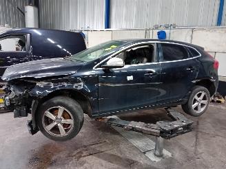 Vrakbiler auto Volvo V-40 V40 (MV) Hatchback 5-drs 1.6 D2 (D4162T) [84kW]  (03-2012/12-2016) 2013