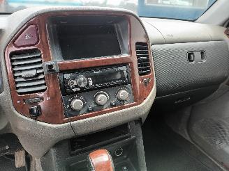 Mitsubishi Pajero Pajero Hardtop (V6/7) Terreinwagen 3.2 DI-D 16V (4M41) [118kW]  (04-20=
00/12-2006) picture 11