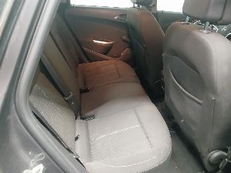 Opel Astra Astra J Sports Tourer (PD8/PE8/PF8) Combi 1.4 Turbo 16V (A14NET(Euro 5=
)) [103kW]  (10-2010/10-2015) picture 10