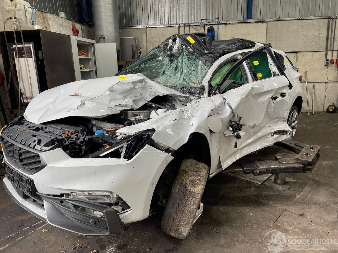 Seat Leon Leon (KLB) Hatchback 5-drs 1.4 TSI e-HYBRID 204 16V (DGEA) [150kW]  (0=
9-2020/...)