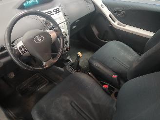 Toyota Yaris Yaris II (P9) Hatchback 1.3 16V VVT-i (2SZFE) [64kW]  (08-2005/11-2010=
) picture 12