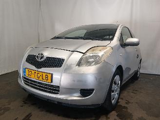 Voiture accidenté Toyota Yaris Yaris II (P9) Hatchback 1.3 16V VVT-i (2SZFE) [64kW]  (08-2005/11-2010=
) 2006/9