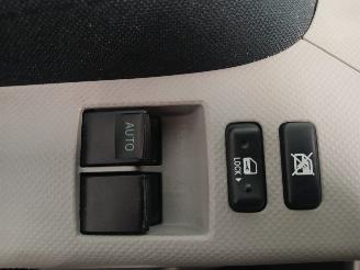 Toyota Yaris Yaris II (P9) Hatchback 1.3 16V VVT-i (2SZFE) [64kW]  (08-2005/11-2010=
) picture 13