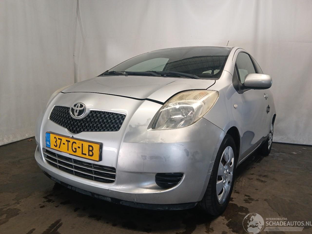 Toyota Yaris Yaris II (P9) Hatchback 1.3 16V VVT-i (2SZFE) [64kW]  (08-2005/11-2010=
)