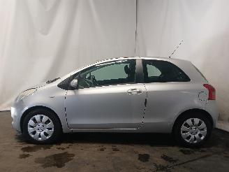 Toyota Yaris Yaris II (P9) Hatchback 1.3 16V VVT-i (2SZFE) [64kW]  (08-2005/11-2010=
) picture 4