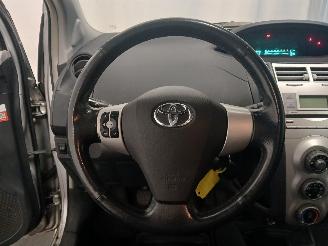 Toyota Yaris Yaris II (P9) Hatchback 1.3 16V VVT-i (2SZFE) [64kW]  (08-2005/11-2010=
) picture 18