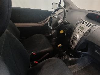 Toyota Yaris Yaris II (P9) Hatchback 1.3 16V VVT-i (2SZFE) [64kW]  (08-2005/11-2010=
) picture 9