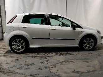 Fiat Punto Punto Evo (199) Hatchback 1.4 16V MultiAir Start&Stop (955.A.6000(Euro=
 5)) [77kW]  (10-2009/02-2012) picture 7