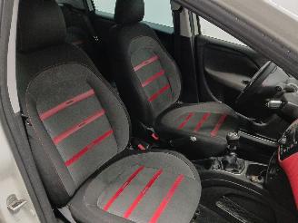 Fiat Punto Punto Evo (199) Hatchback 1.4 16V MultiAir Start&Stop (955.A.6000(Euro=
 5)) [77kW]  (10-2009/02-2012) picture 9