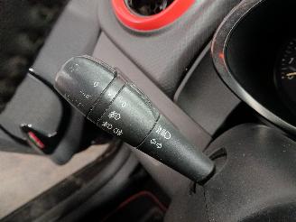 Renault Clio Clio IV (5R) Hatchback 5-drs 0.9 Energy TCE 90 12V (H4B-400(H4B-A4)) [=
66kW]  (11-2012/08-2021) picture 14