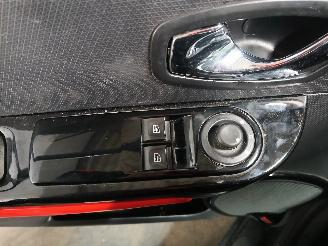 Renault Clio Clio IV (5R) Hatchback 5-drs 0.9 Energy TCE 90 12V (H4B-400(H4B-A4)) [=
66kW]  (11-2012/08-2021) picture 13