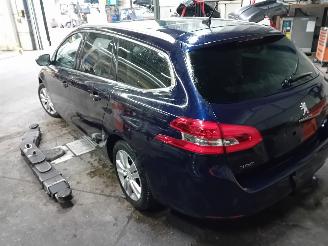Peugeot 308 308 SW (L4/L9/LC/LJ/LR) Combi 5-drs 1.6 BlueHDi 120 (DV6FC(BHZ)) [88kW=
]  (03-2014/12-2021) picture 4