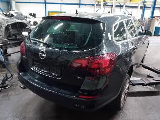 Opel Astra Astra J Sports Tourer (PD8/PE8/PF8) Combi 1.4 Turbo 16V (A14NET(Euro 5=
)) [88kW]  (10-2010/04-2016) picture 3