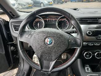 Alfa Romeo Giulietta Giulietta (940) Hatchback 1.4 TB 16V (940.B.7000) [88kW]  (04-2010/12-=
2020) picture 21