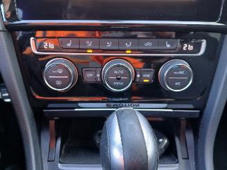 Volkswagen Golf Golf VII (AUA) Hatchback 2.0 R 4Motion 16V (DNUE) [221kW]  (11-2013/08=
-2020) picture 22