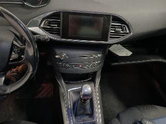 Peugeot 308 308 (L3/L8/LB/LH/LP) Hatchback 5-drs 1.6 16V THP (EP6CDT(5FA)) [92kW] =
 (09-2013/06-2021) picture 15